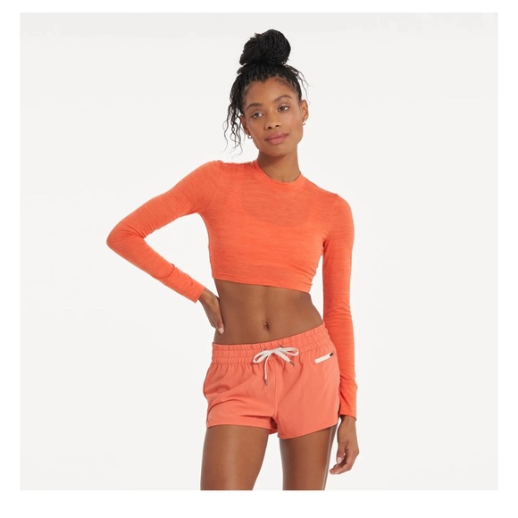 Vuori Tops - NWOT - Vuori , long sleeve, fitted crop , pink, size small